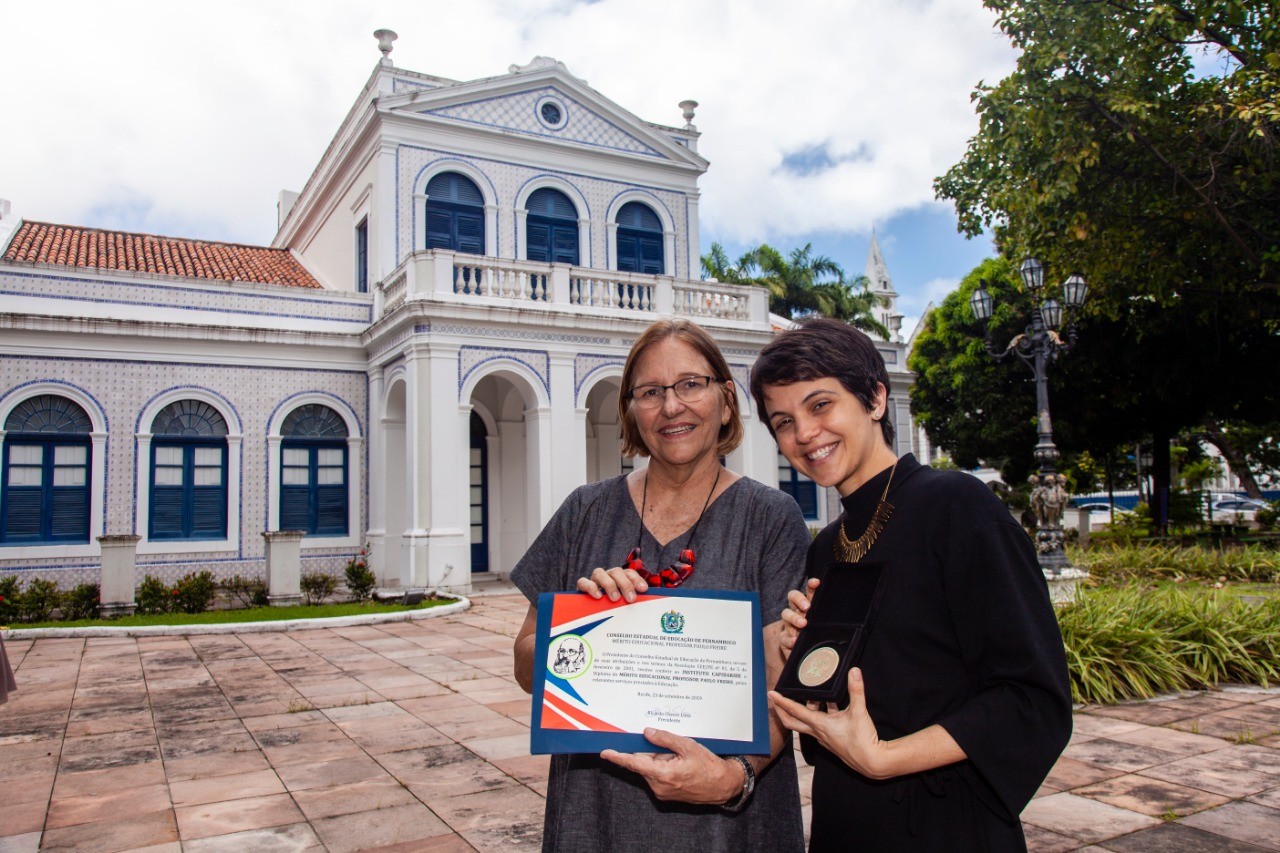 Diploma do Mérito Educacional é entregue ao IC